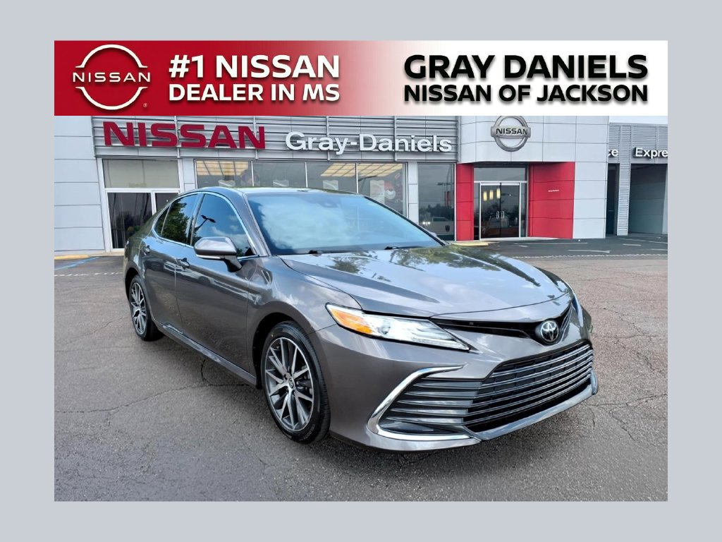 Used 2022 Toyota Camry XLE