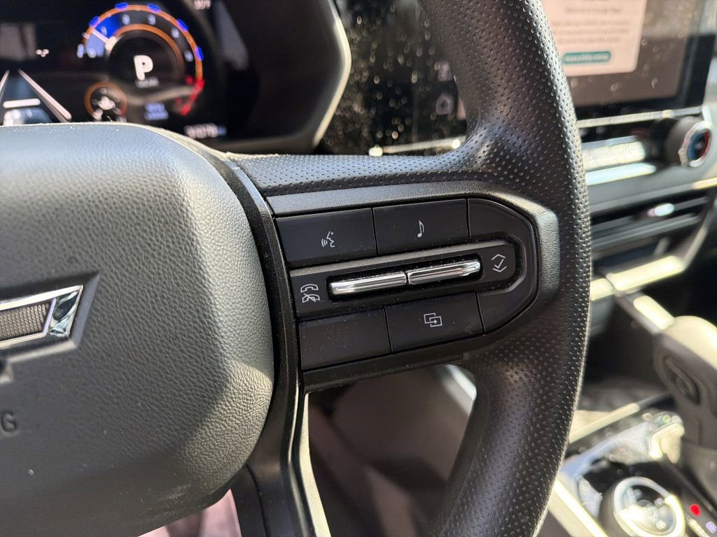 Used 2024 Chevrolet Colorado Trail Boss w/ Technology Package image 19