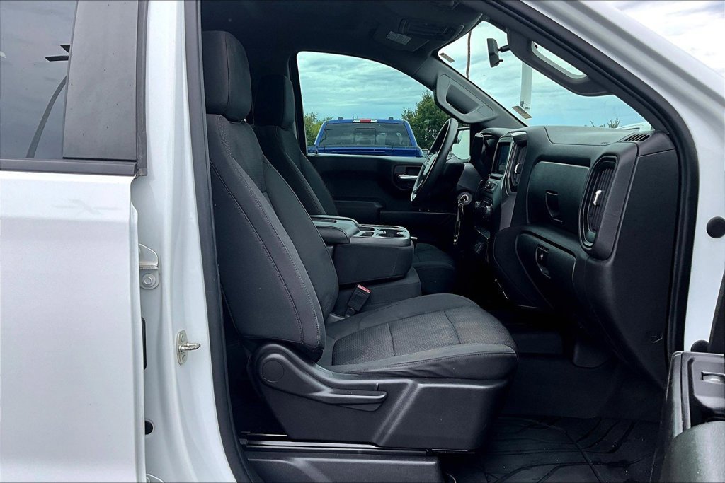Used 2020 Chevrolet Silverado 1500 Custom w/ Custom Value Package AWD/4WD image 7