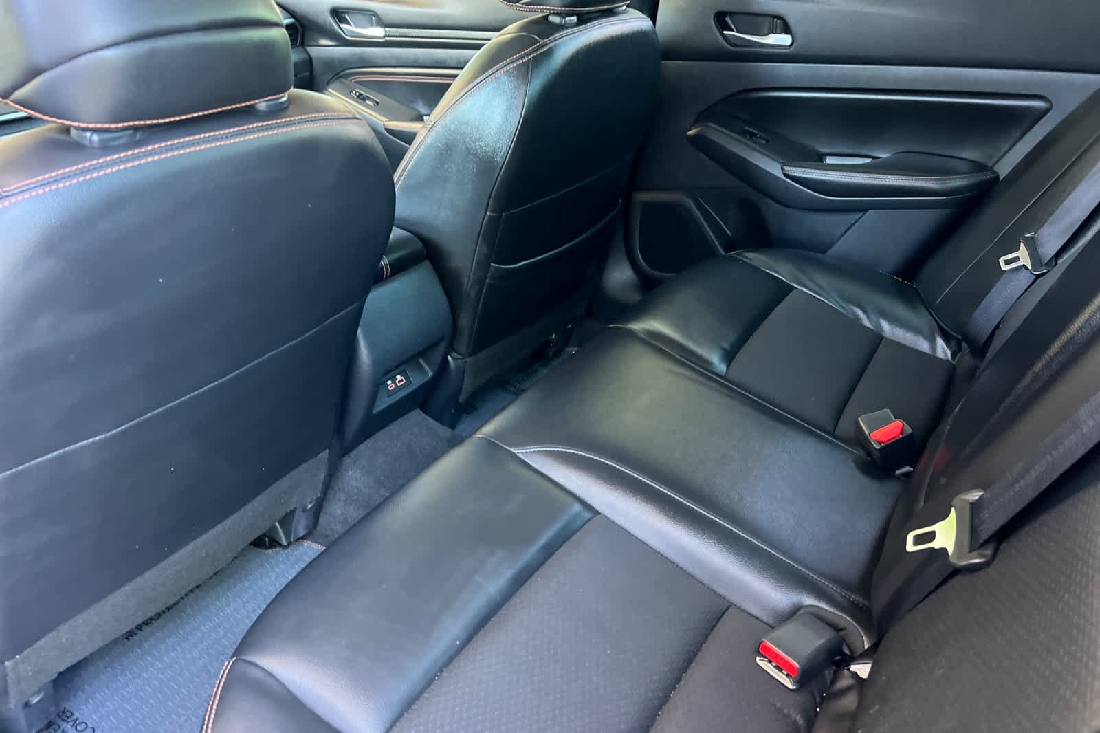 Used 2022 Nissan Altima 2.5 SR w/ Midnight Edition Package FWD image 4