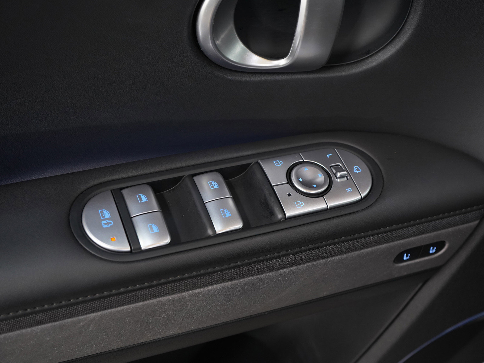 Used 2024 Hyundai Ioniq 5 Limited image 22