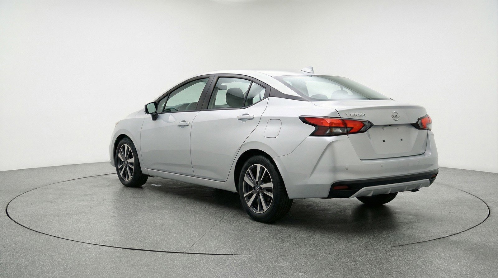 Used 2025 Nissan Versa SV image 6