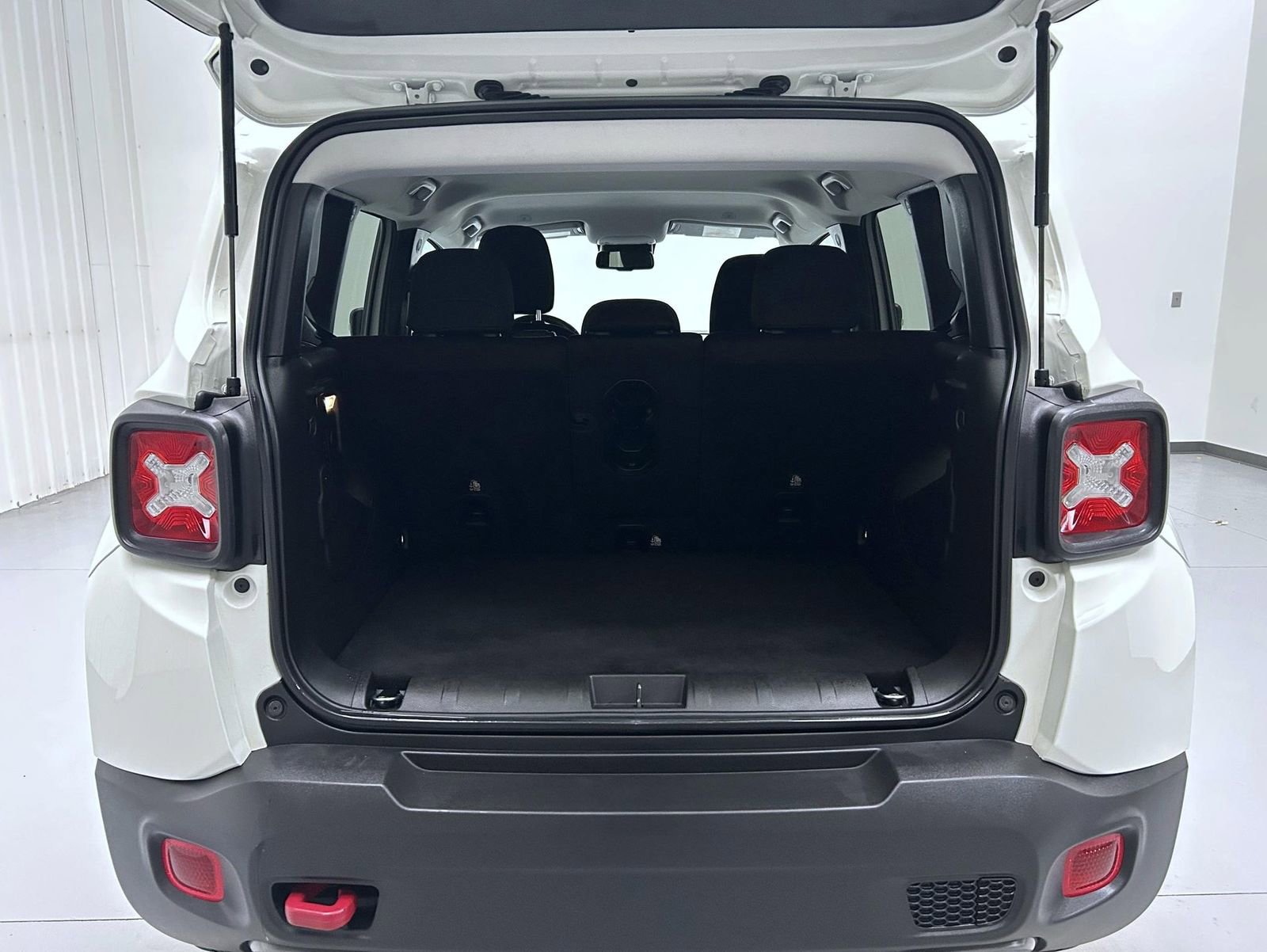 Used 2022 Jeep Renegade Trailhawk image 21