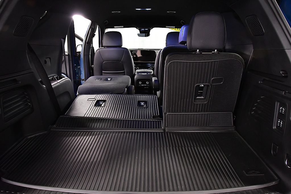 Used 2026 Chevrolet Traverse High Country w/ LPO, Floor Liner Package AWD/4WD image 30