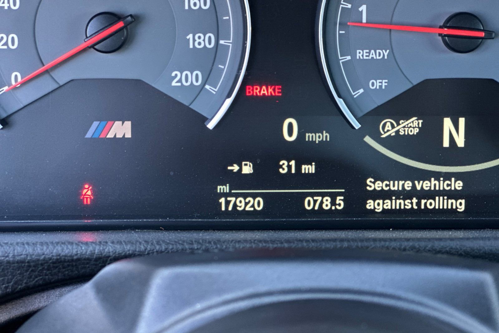 Used 2015 BMW M4 Convertible image 29