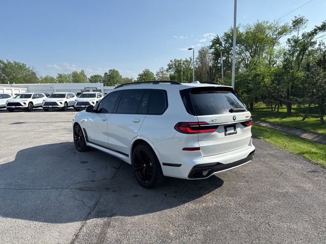 Used 2023 BMW X7 xDrive40i w/ M Sport Package image 3