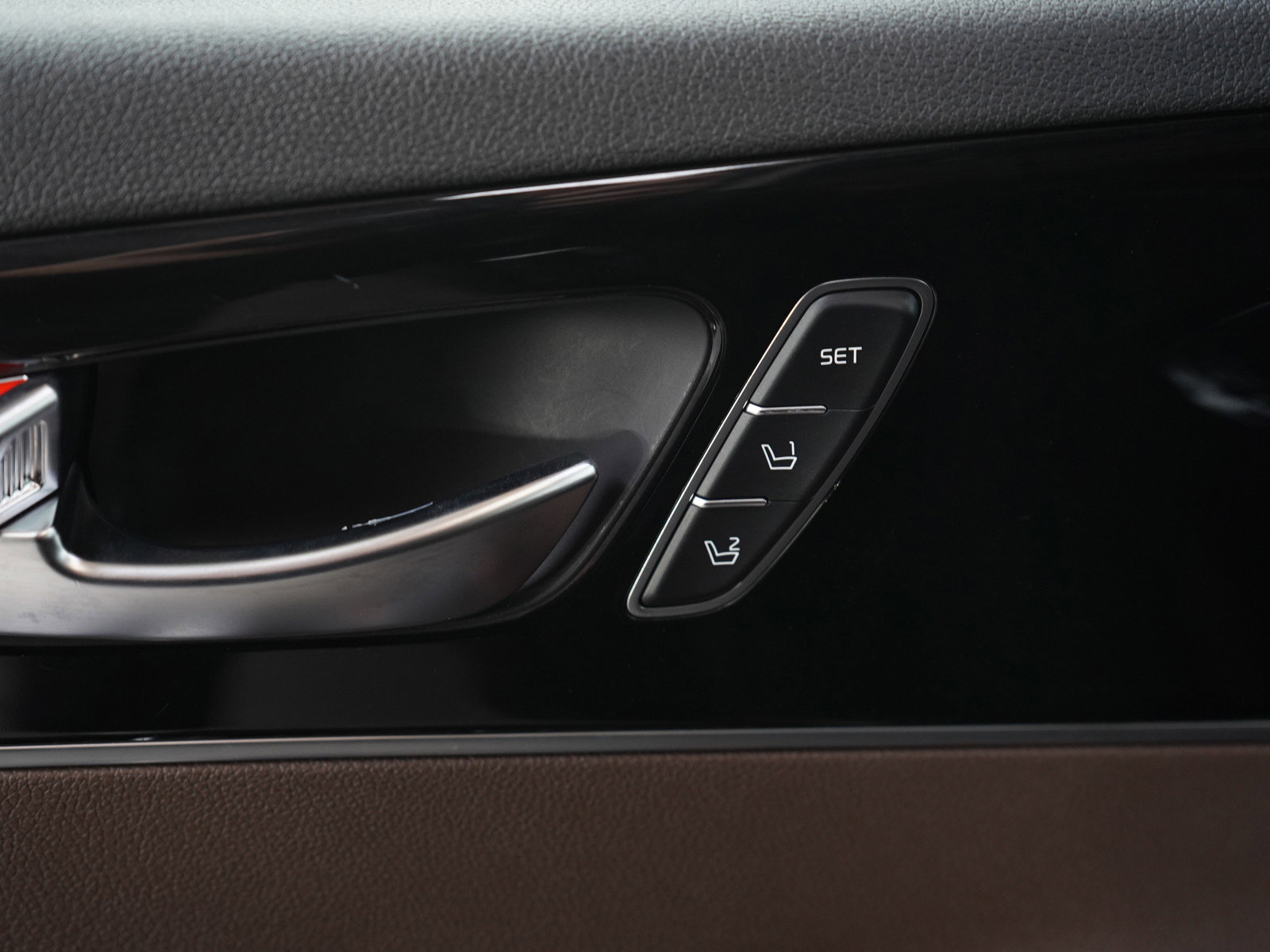 Used 2019 Kia Sorento SX w/ SX Touring Package image 26