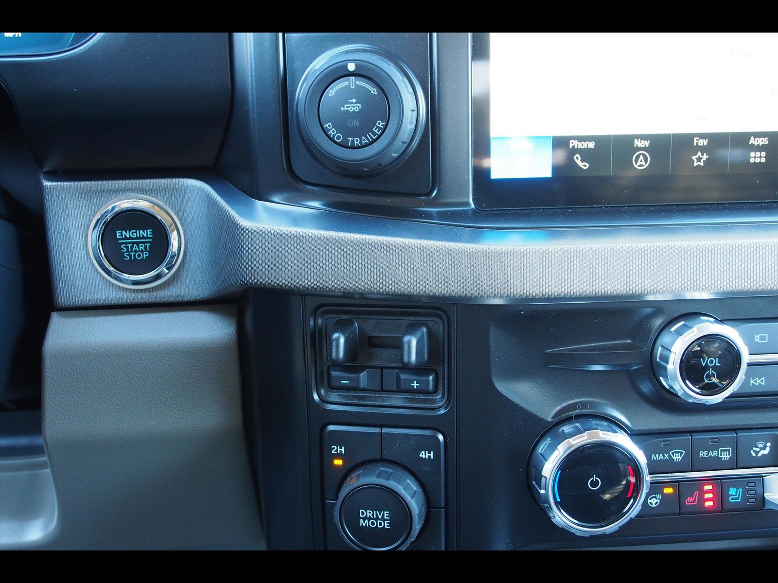 Used 2026 Ford F450 Platinum w/ Platinum Plus Package image 27