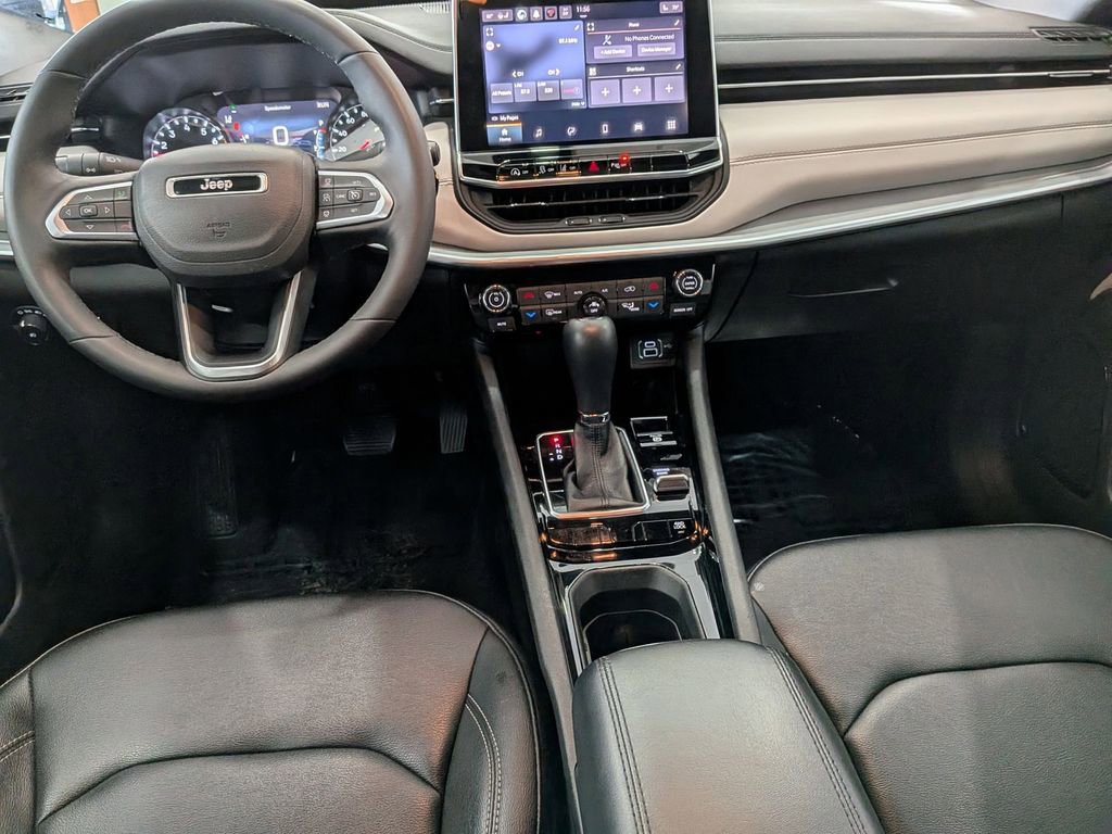 Used 2025 Jeep Compass Limited image 20