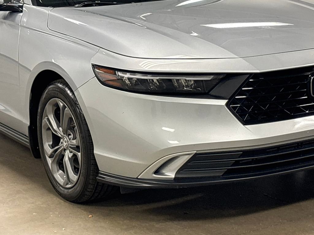 Used 2023 Honda Accord EX image 4