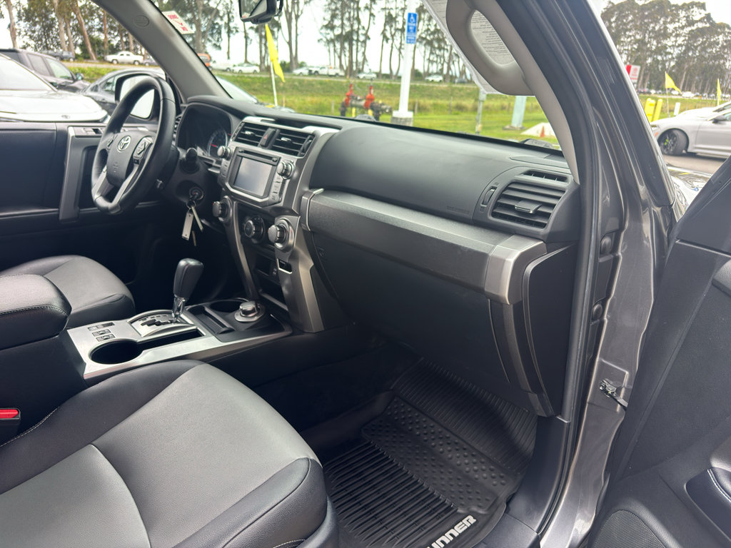 Used 2018 Toyota 4Runner SR5 Premium AWD/4WD image 19
