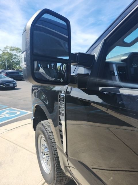 New 2026 Ford F250 XL w/ XL Chrome Package image 21