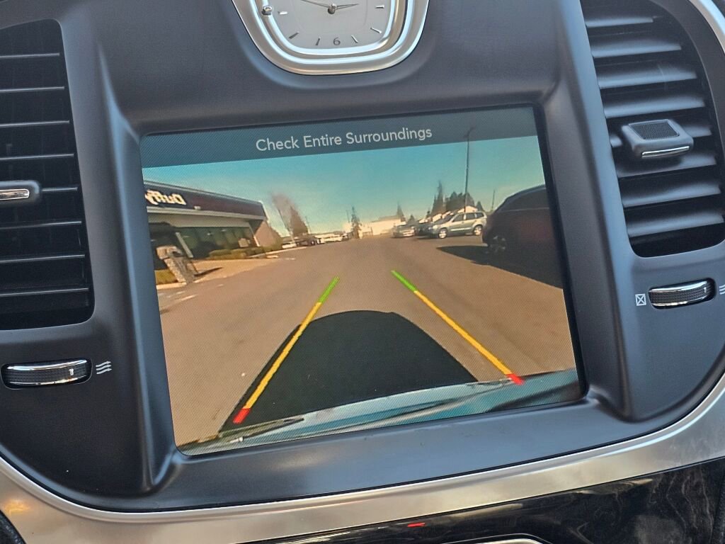 Used 2016 Chrysler 300 C image 8