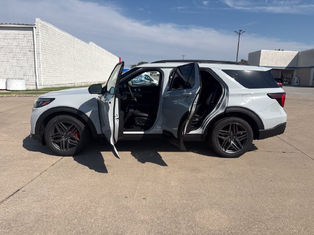New 2027 Ford Explorer ST w/ Sun And Sound Package AWD/4WD image 10