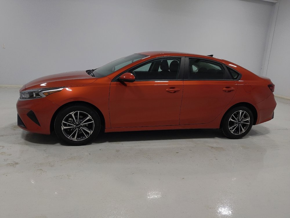 Used 2023 Kia Forte LXS image 2