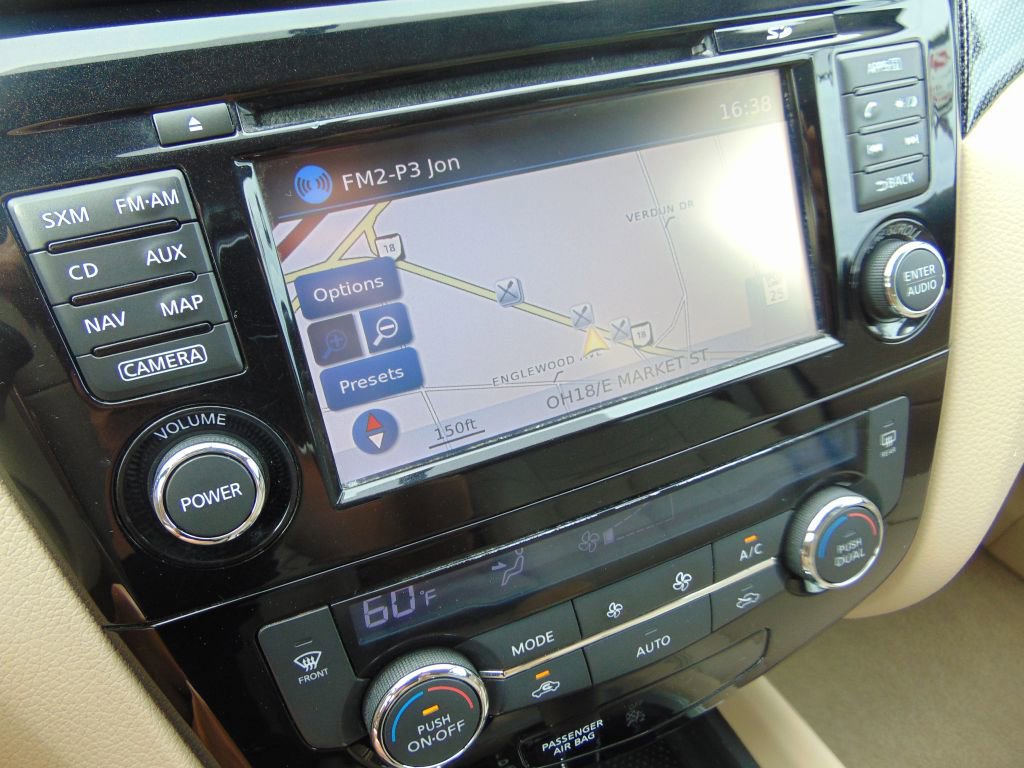 Used 2015 Nissan Rogue SL image 26