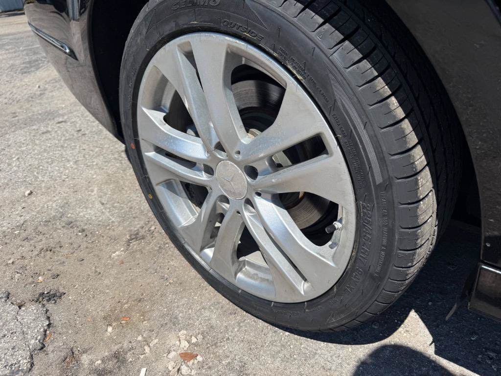 Used 2012 Mercedes-Benz C 300 4MATIC Sedan image 14