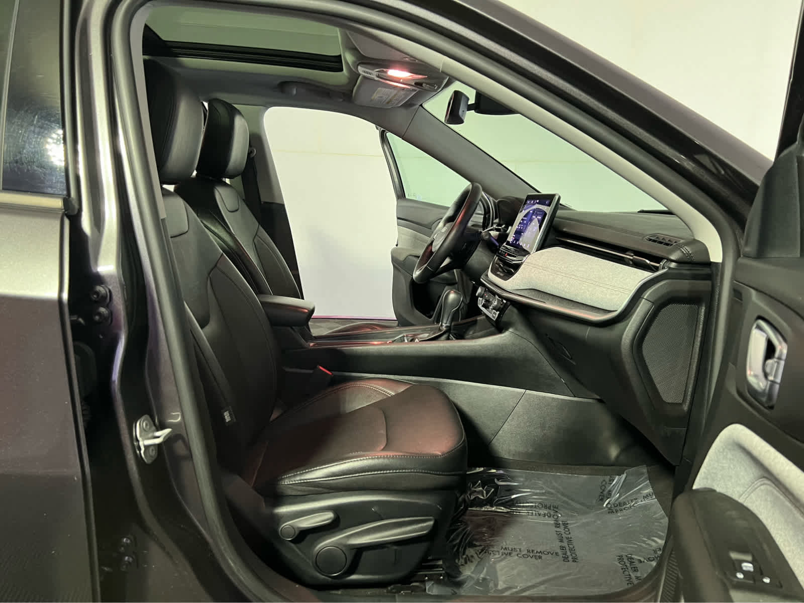 Used 2022 Jeep Compass Latitude w/ Sun and Sound Group image 28