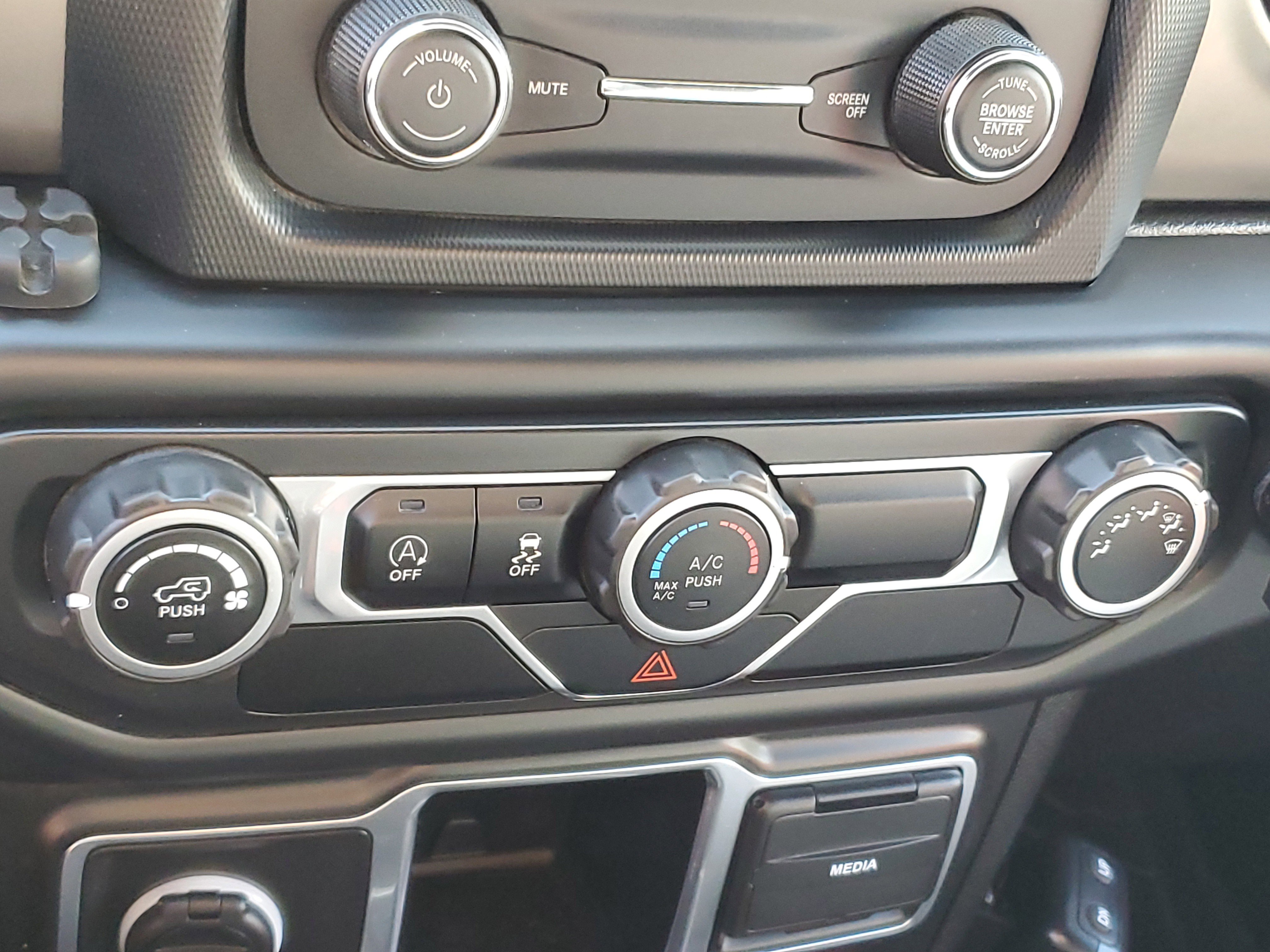 Used 2018 Jeep Wrangler Unlimited Sport image 21