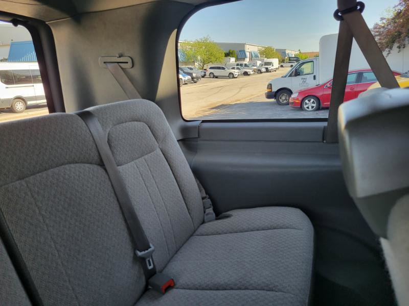 Used 2018 Chevrolet Express 3500 LS RWD image 36