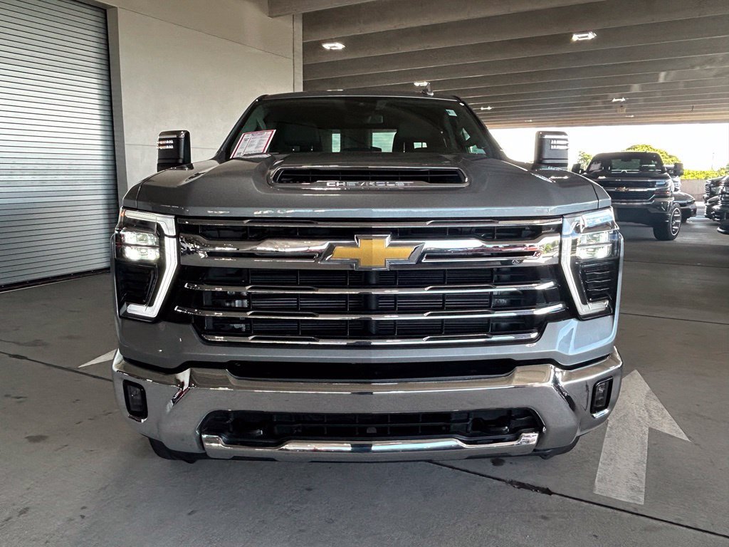 Used 2024 Chevrolet Silverado 2500 LTZ AWD/4WD image 8