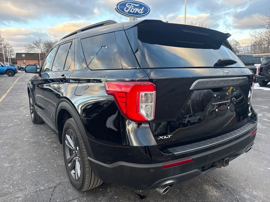 Used 2023 Ford Explorer XLT w/ Equipment Group 202A image 9