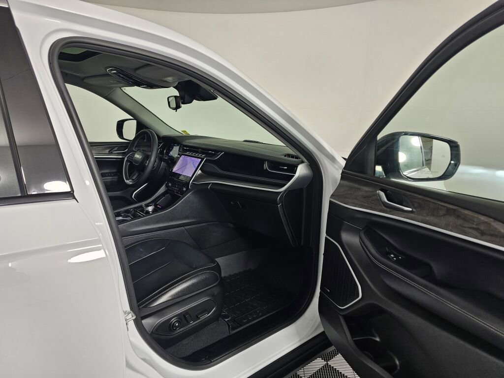 Used 2022 Jeep Grand Cherokee Limited 4xe w/ MOPAR Finishing Package image 38