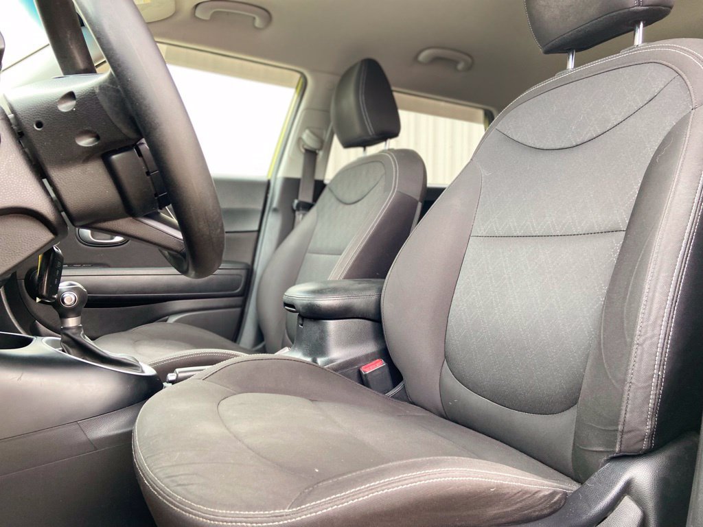 Used 2015 Kia Soul FWD image 16