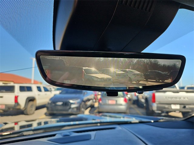 Used 2023 GMC Yukon Denali Ultimate image 31