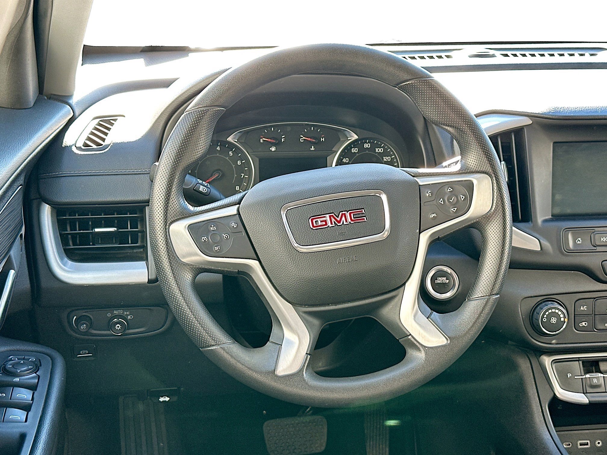 Used 2024 GMC Terrain SLE image 17