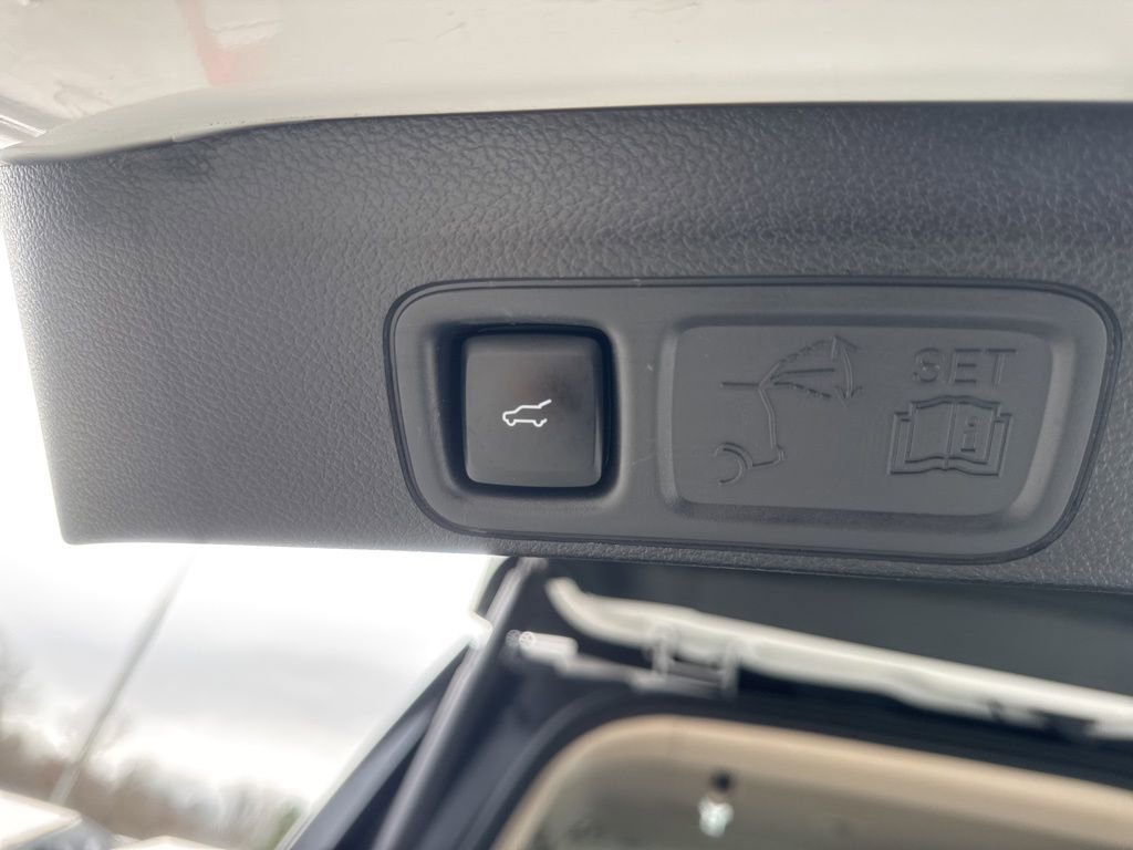 Used 2024 Ford Expedition Max XLT image 32