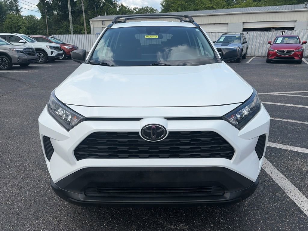 Used 2020 Toyota RAV4 LE FWD image 2