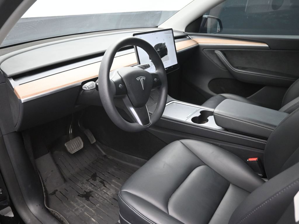 Used 2024 Tesla Model Y Long Range image 18