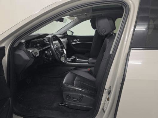 Used 2021 Audi e-tron Premium w/ Convenience Plus Package AWD/4WD image 21