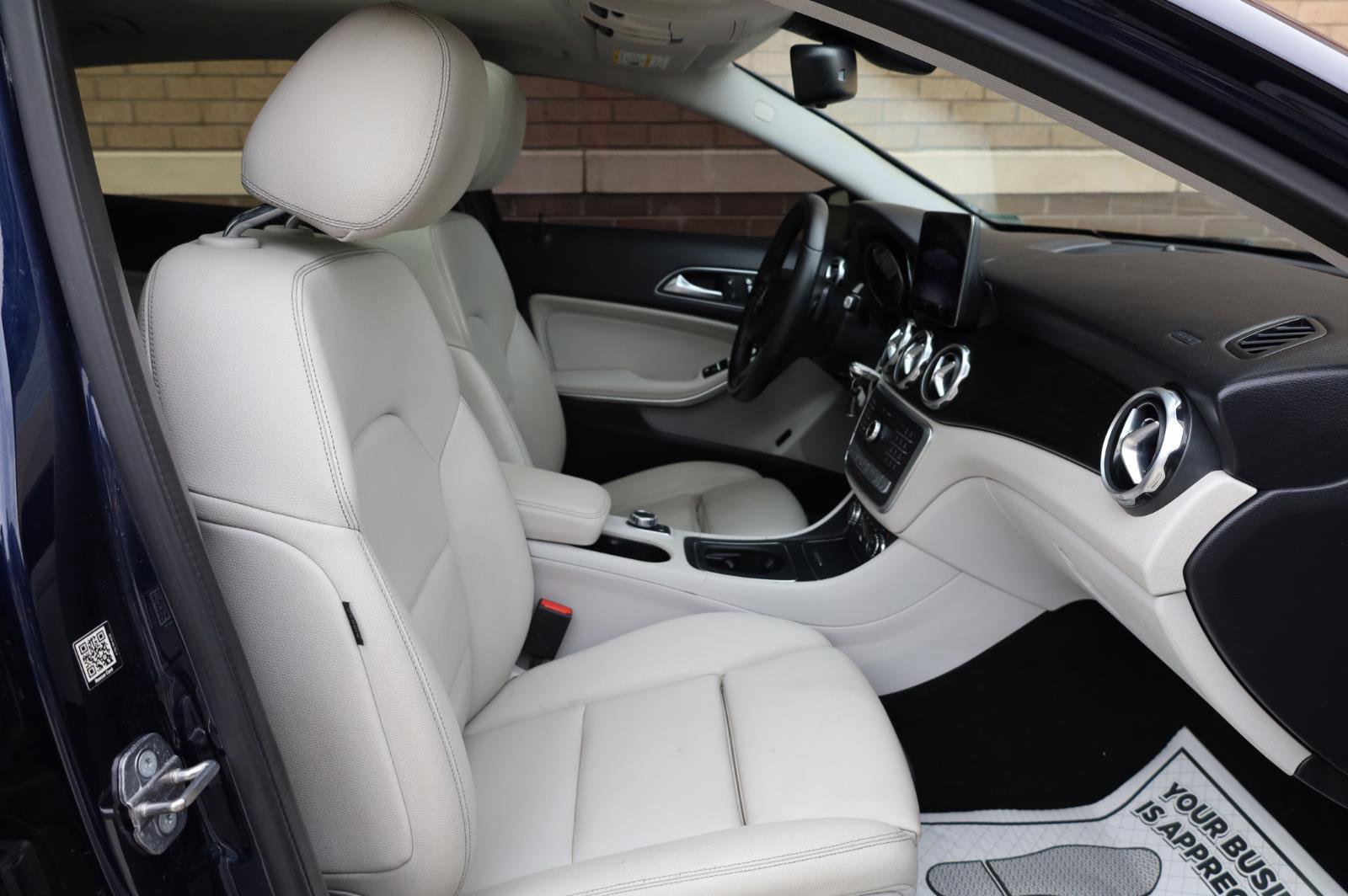 Used 2018 Mercedes-Benz GLA 250 4MATIC w/ Premium Package image 24