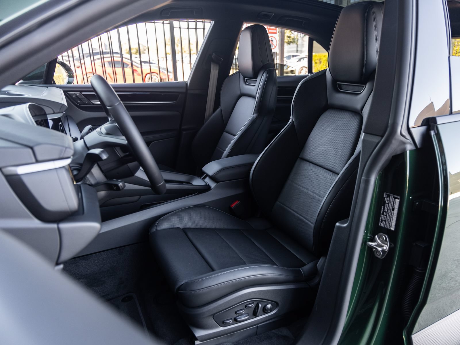 Certified 2025 Porsche Macan Electric RWD image 5