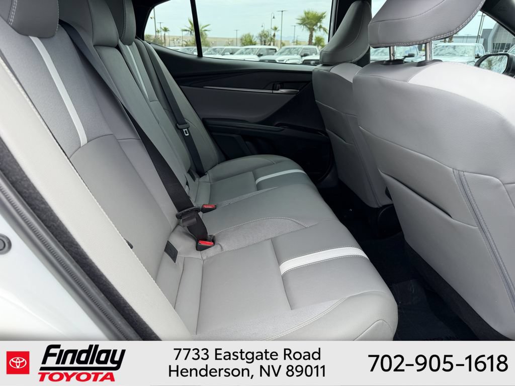 Used 2025 Toyota Camry SE AWD/4WD image 13
