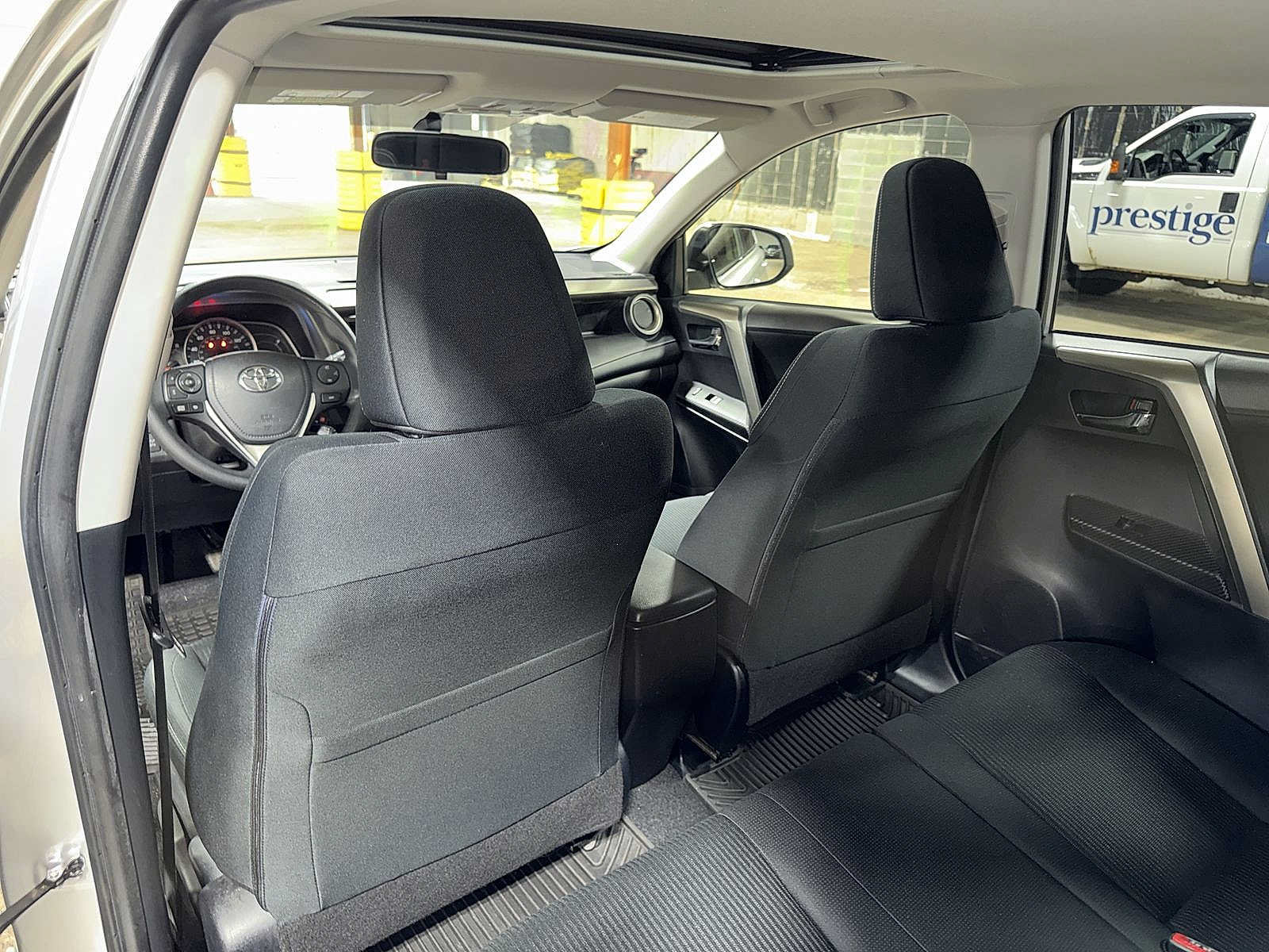 Used 2015 Toyota RAV4 XLE AWD/4WD image 27