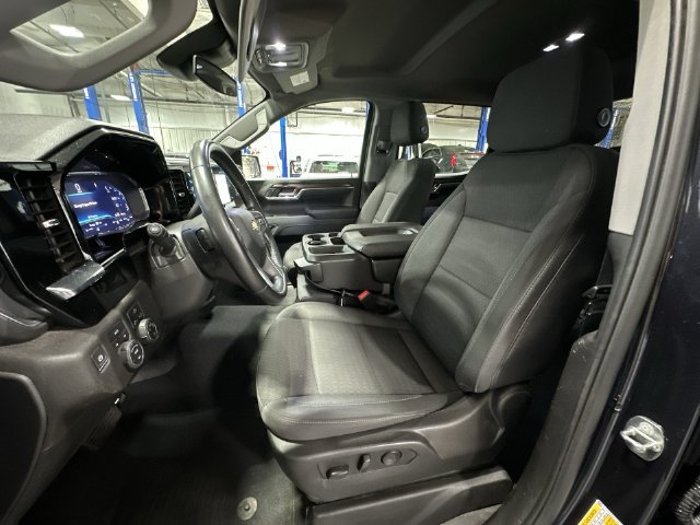 Used 2023 Chevrolet Silverado 1500 LT AWD/4WD image 17