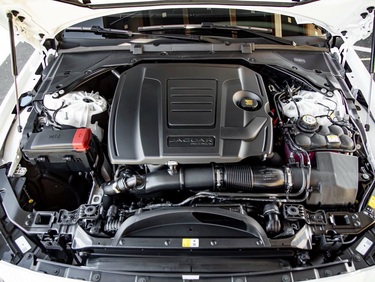 New 2024 Jaguar XF R-Dynamic SE image 30