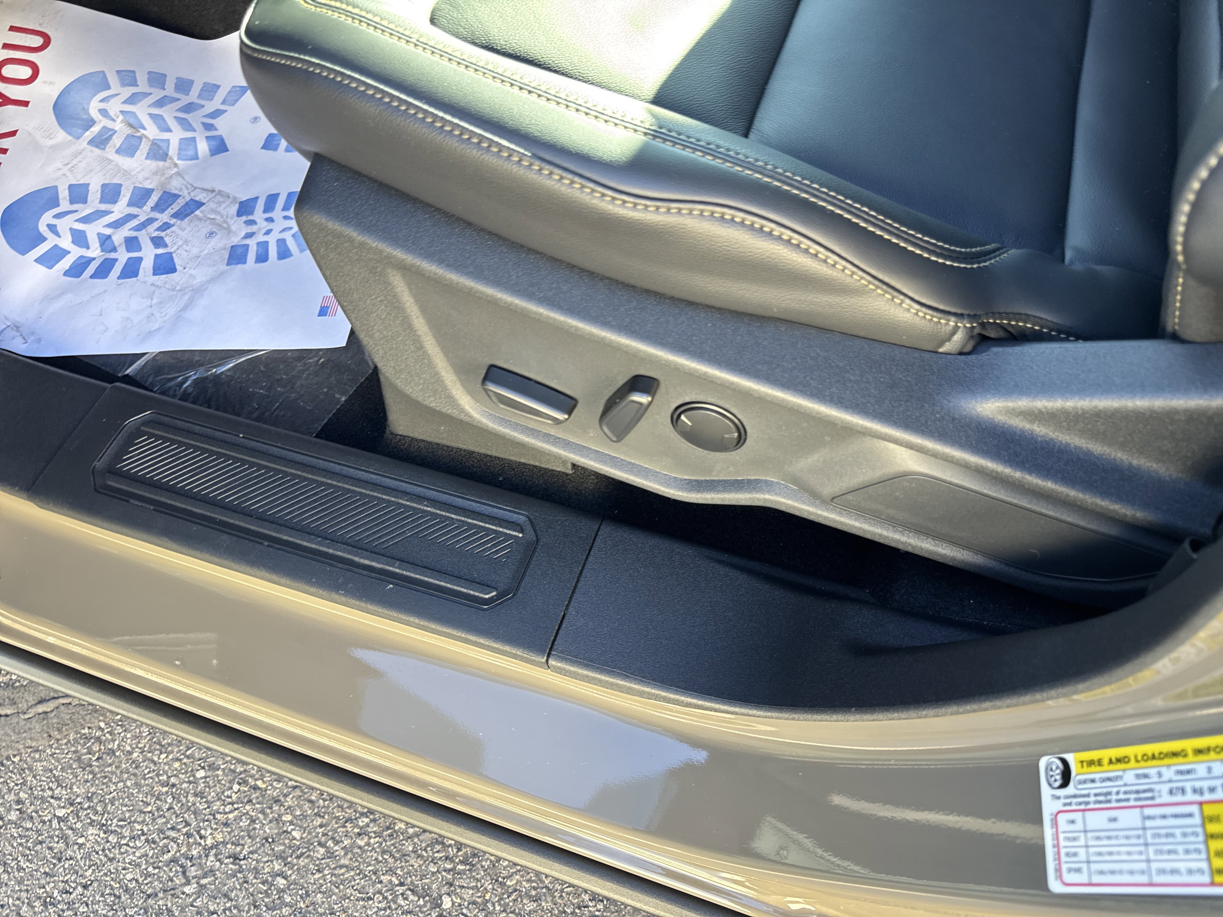 New 2025 Ford Bronco Badlands image 18