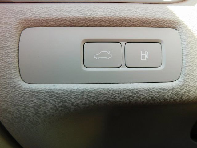 New 2024 Volvo XC60 T8 Ultimate w/ Climate Package image 24