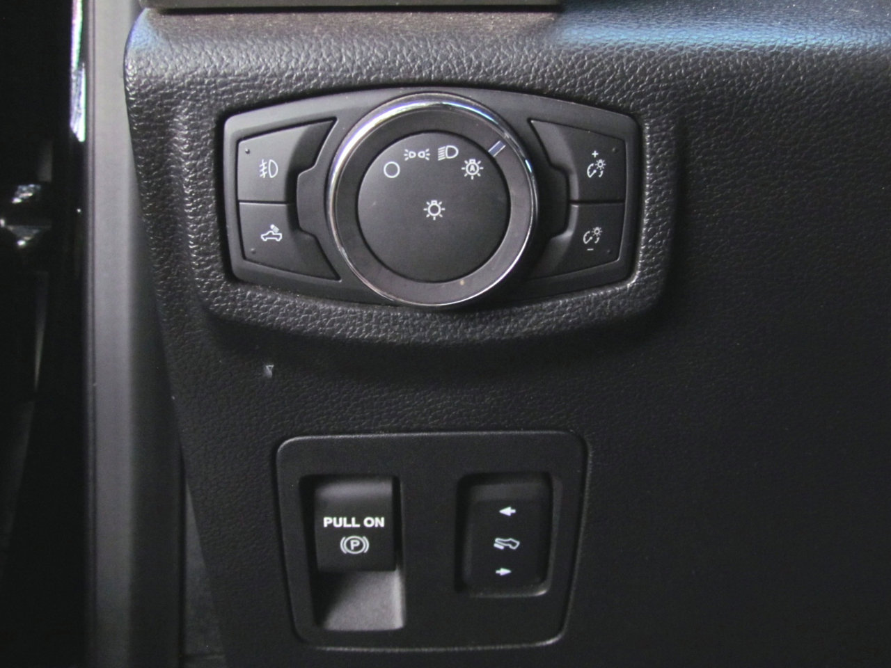 Used 2018 Ford F150 Lariat image 27