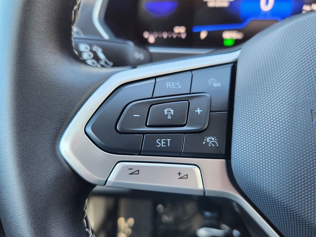 Certified 2024 Volkswagen Tiguan SE image 18