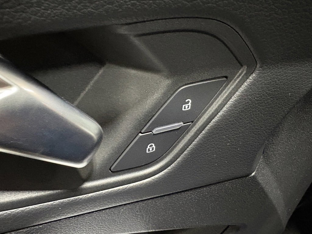 Used 2024 Audi Q3 2.0T Premium Plus w/ Premium Plus Package image 20