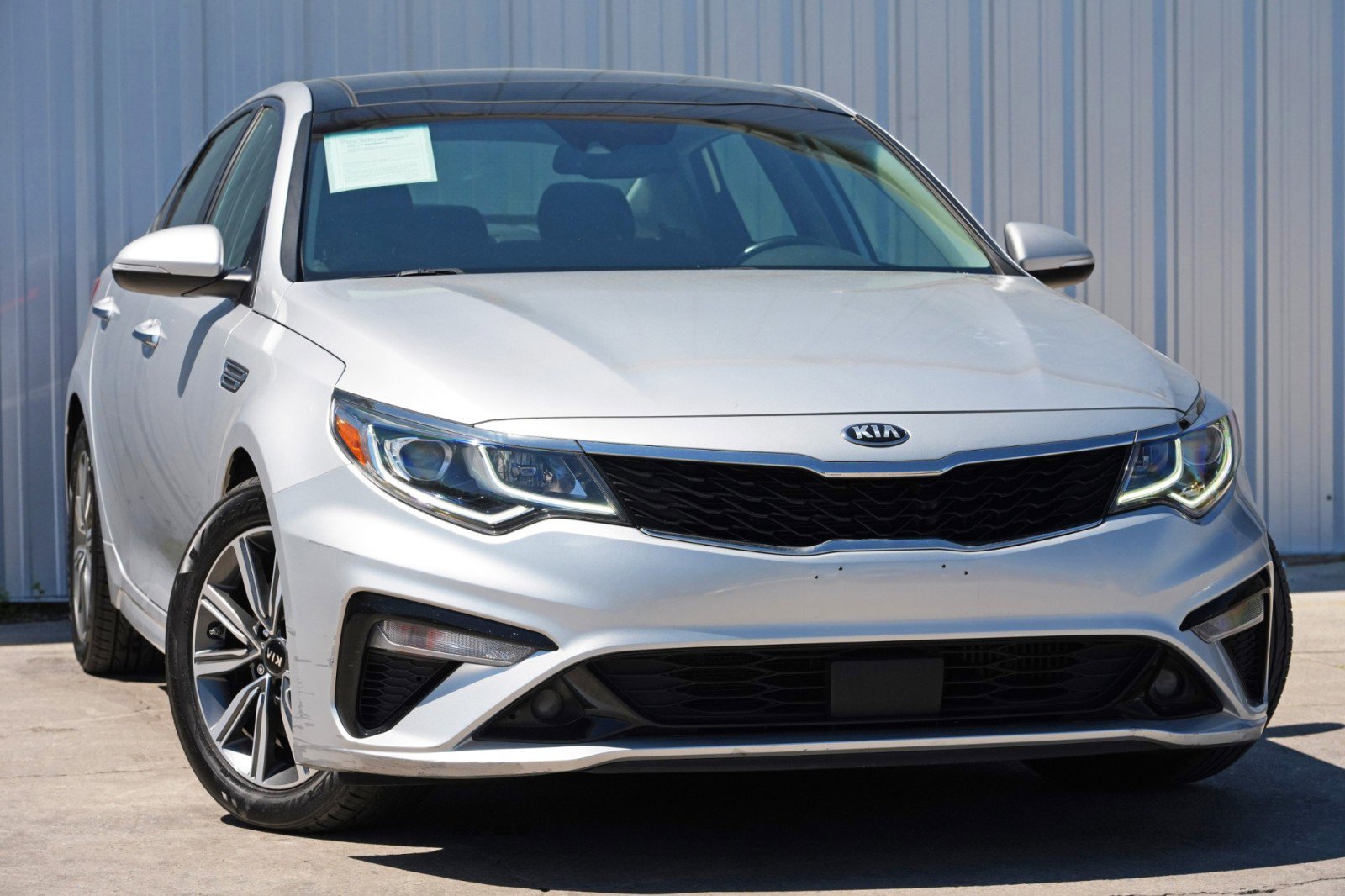 Used 2020 Kia Optima Premium image 2