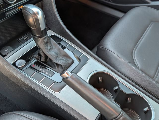 Used 2022 Volkswagen Passat 2.0T R-Line image 19