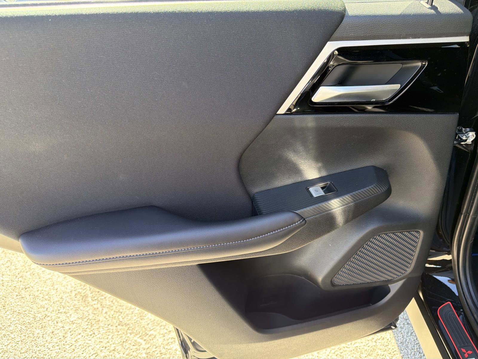 Used 2023 Mitsubishi Outlander ES image 12