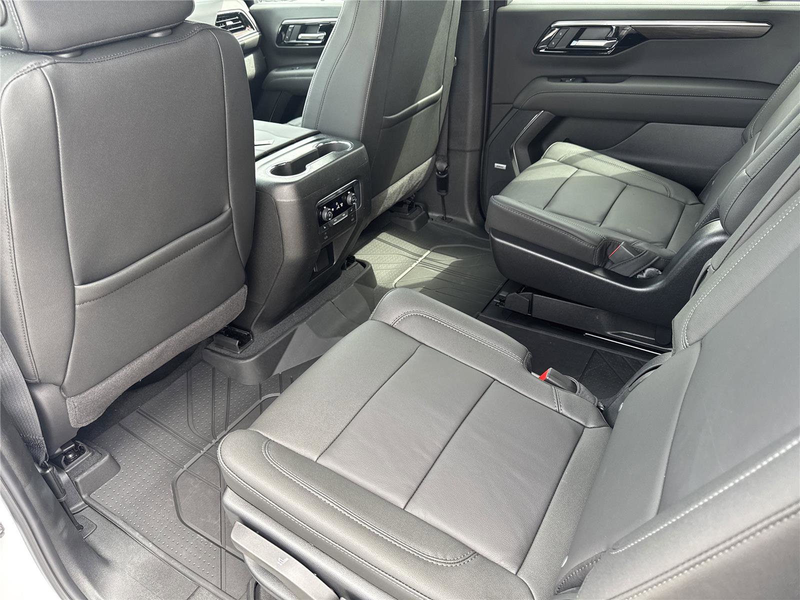 New 2026 Chevrolet Suburban LT w/ Comfort Package RWD image 30