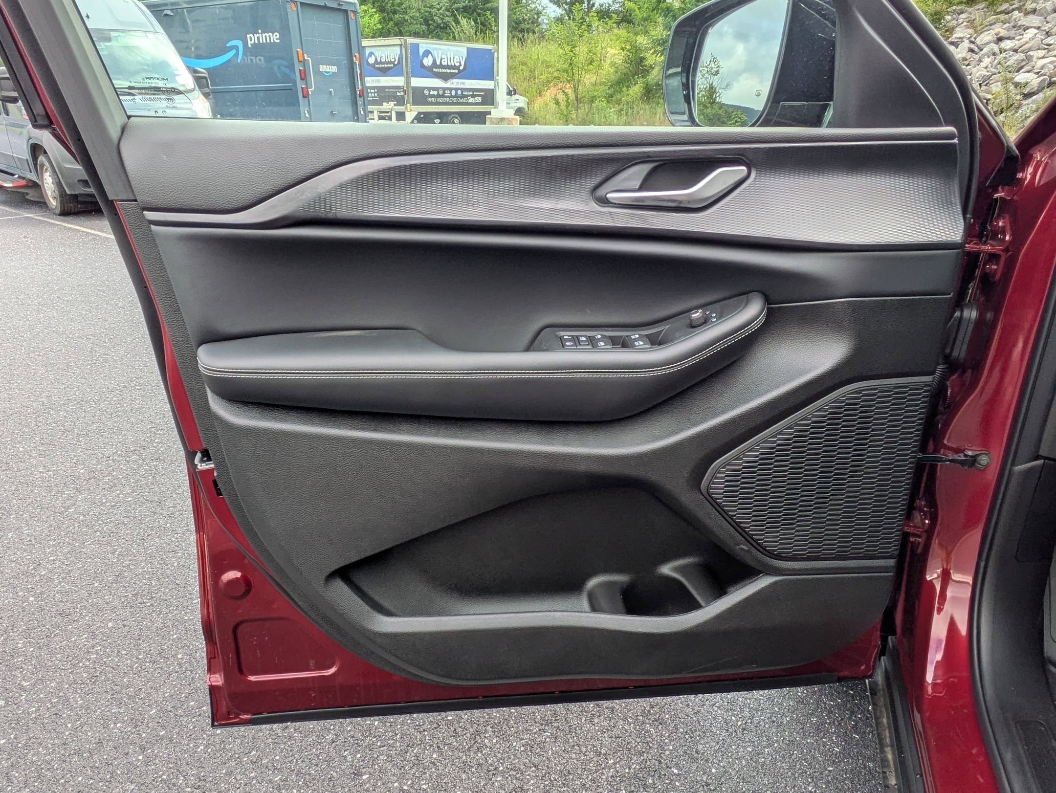 New 2025 Jeep Grand Cherokee L Altitude image 13